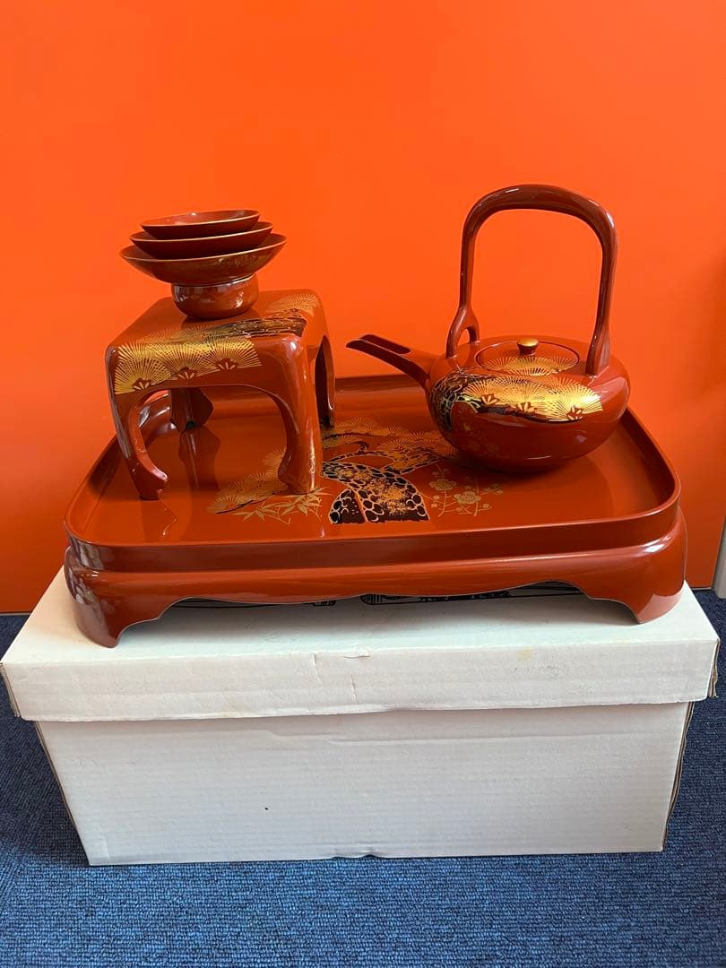 1391 屠蘇器　洗朱　四ッ揃　クッワ形　松台　松竹梅　未使用