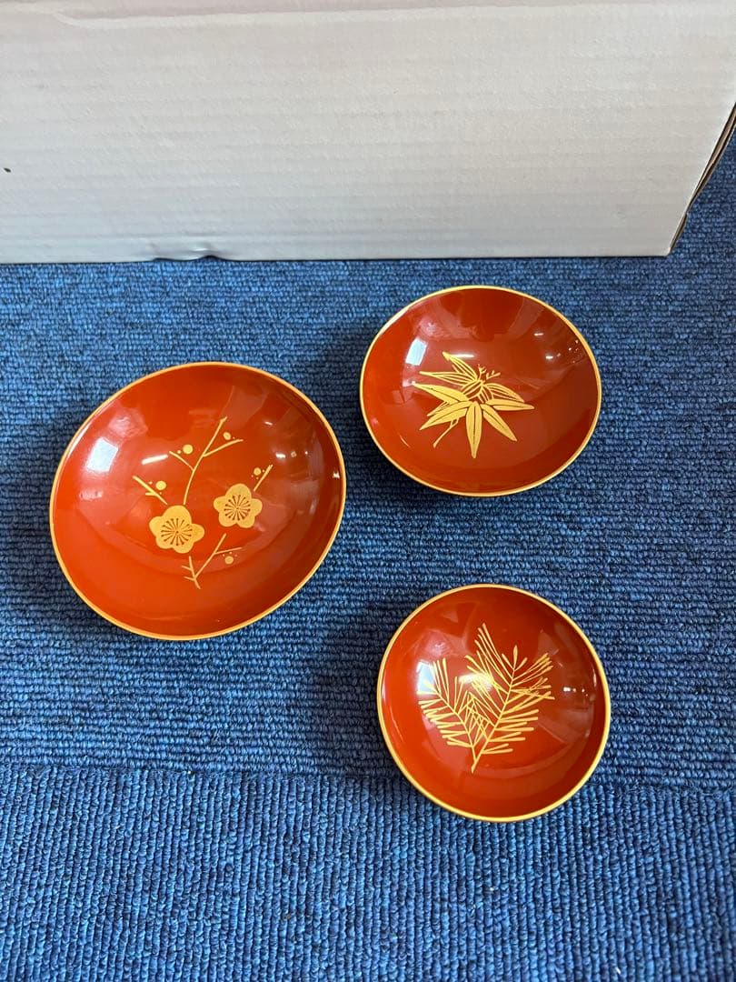 1391 屠蘇器　洗朱　四ッ揃　クッワ形　松台　松竹梅　未使用