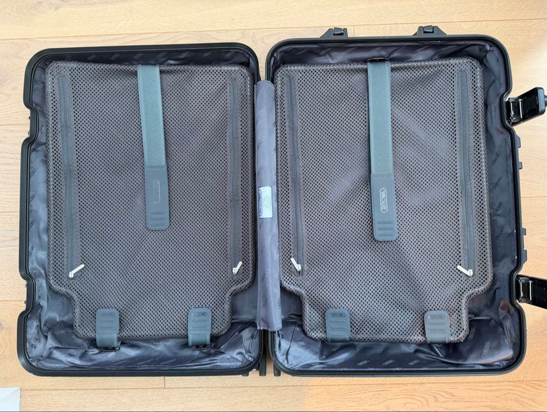 RIMOWA TOPAS CABIN 32L キャリーケース　4輪