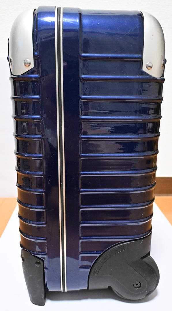 【値下げ】リモワ RIMOWA LIMBO 24L 880.40.21.2