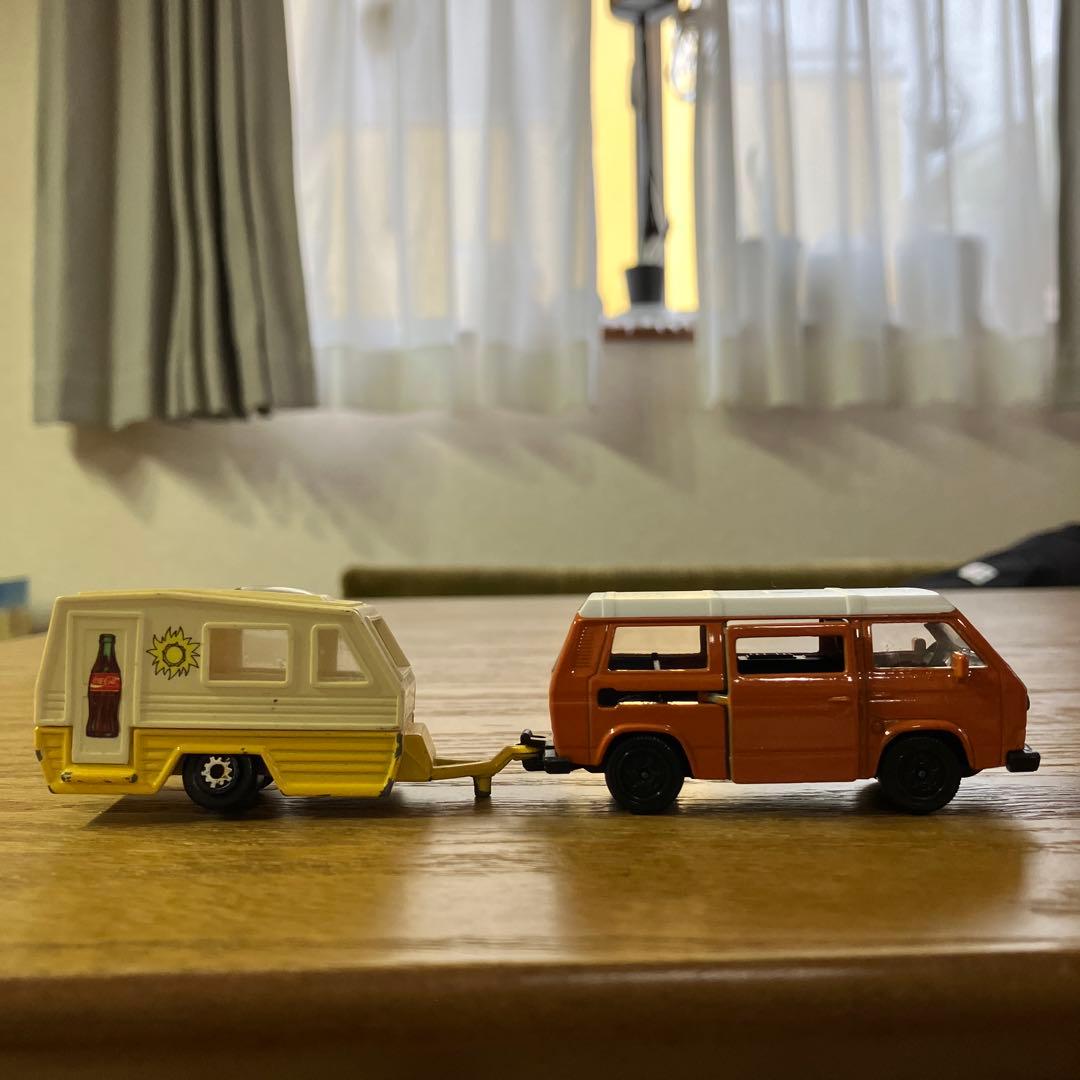 フォルクスワーゲン ヴァナゴン トレーラーのミニカーセット