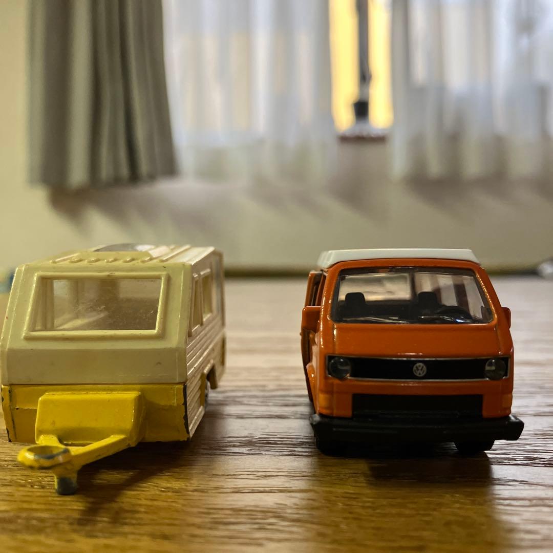 フォルクスワーゲン ヴァナゴン トレーラーのミニカーセット