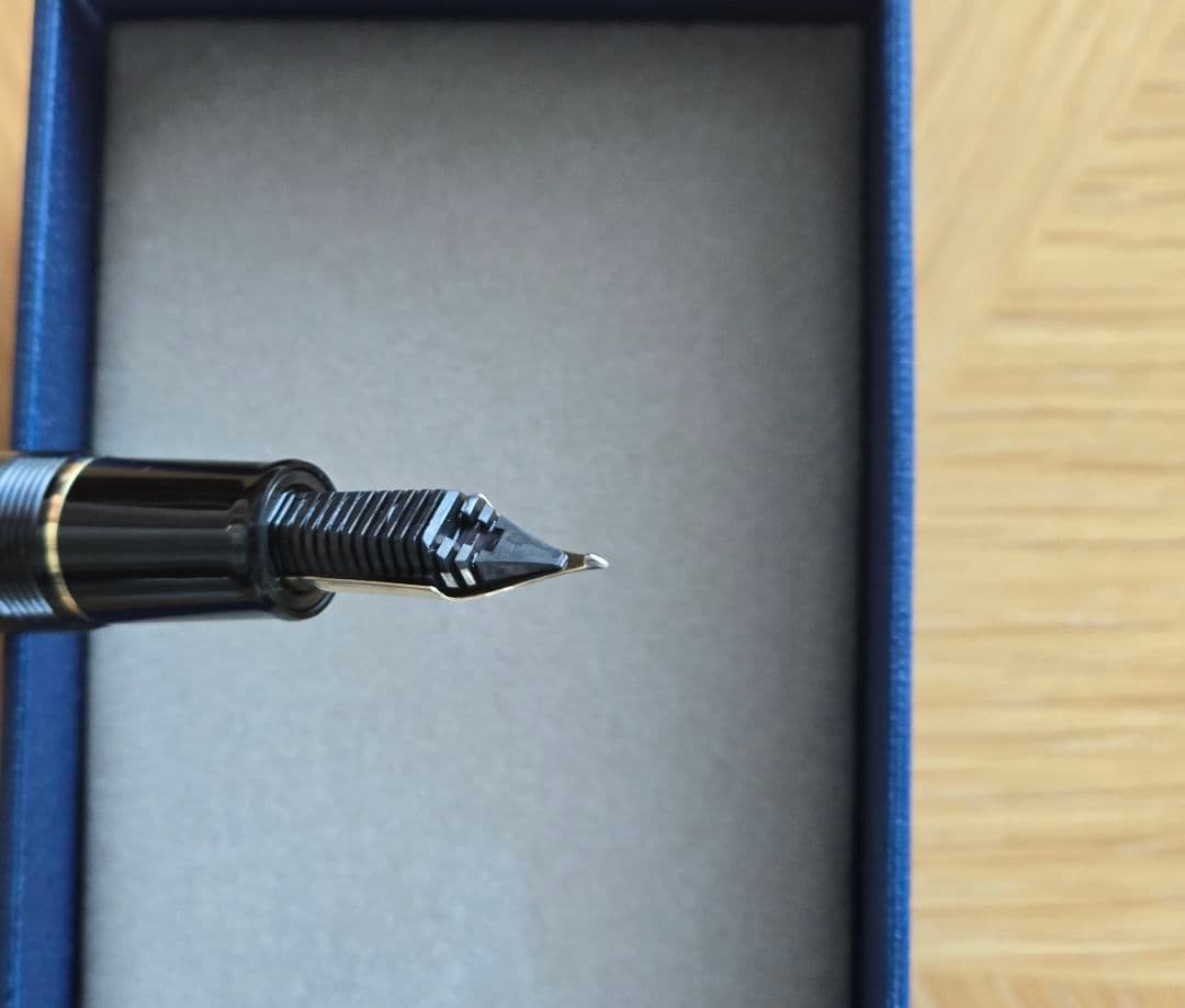 セーラー万年筆 SAILOR 長刀研ぎNMF廃盤品 中細 10-7111-320