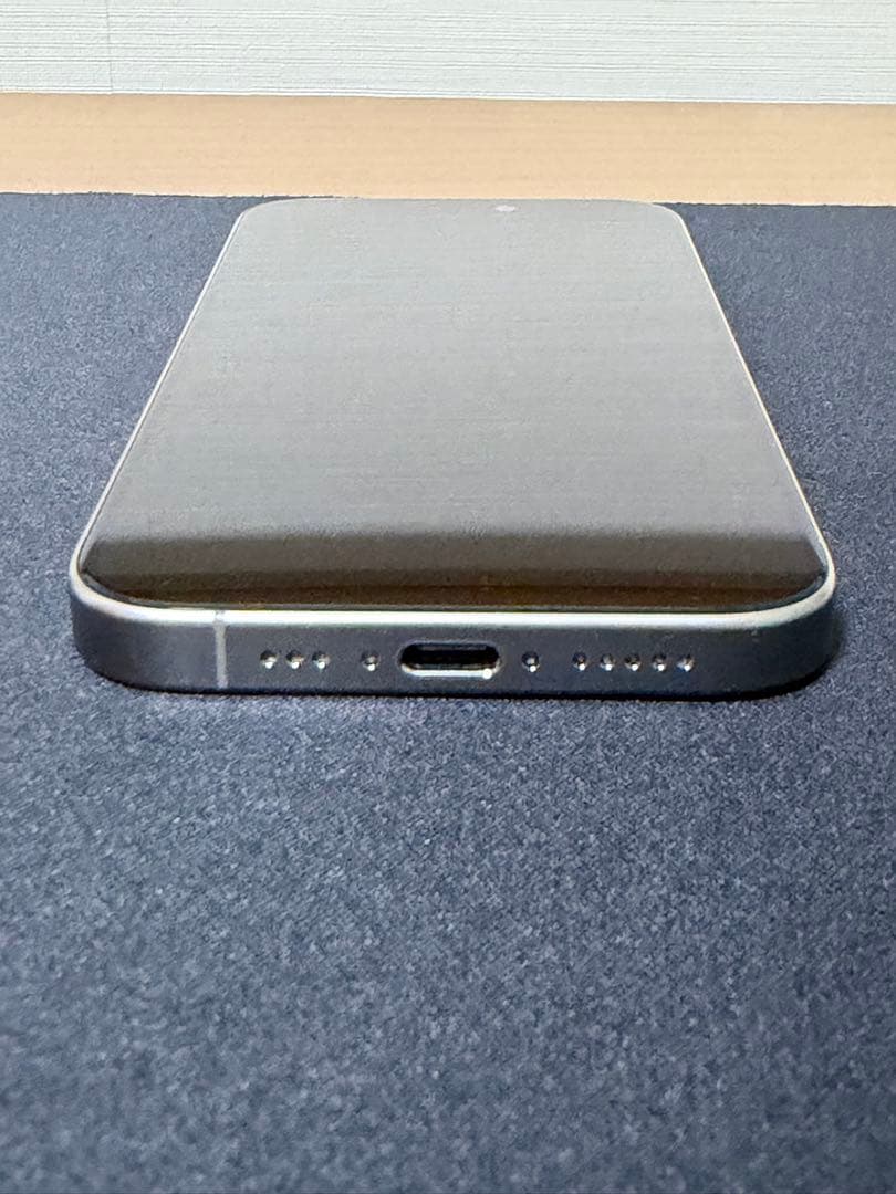 iPhone 15 Pro 256GBナチュラルチタニウム 本体