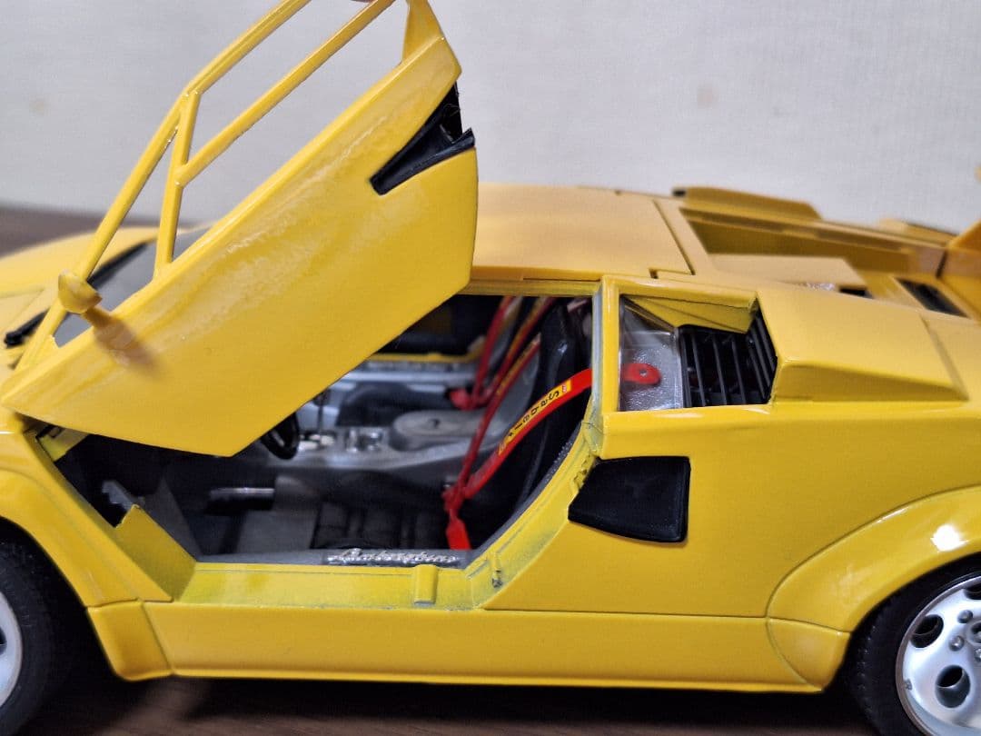 ランボルギーニ カウンタック 1/18 ランボルギーニ 1988 ブラーゴ