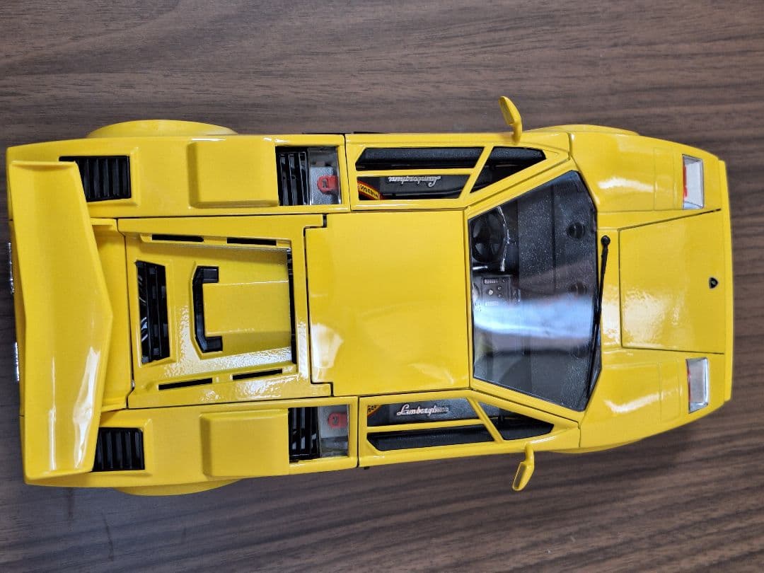 ランボルギーニ カウンタック 1/18 ランボルギーニ 1988 ブラーゴ