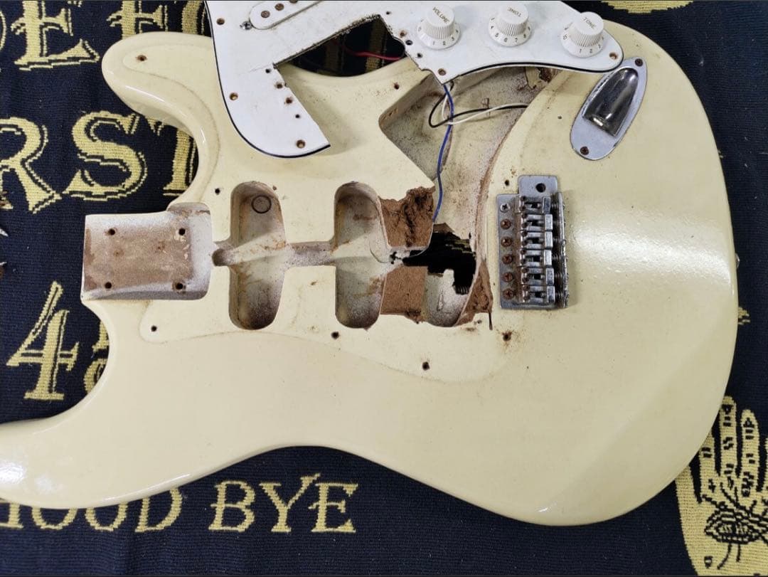 り*さ様 日本製 スキャロップ加工ネック ボディ アッセンブリ ストラトキャスタ