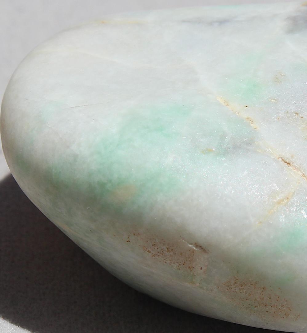 ［白緑の逸品］糸魚川翡翠 原石 173.0g