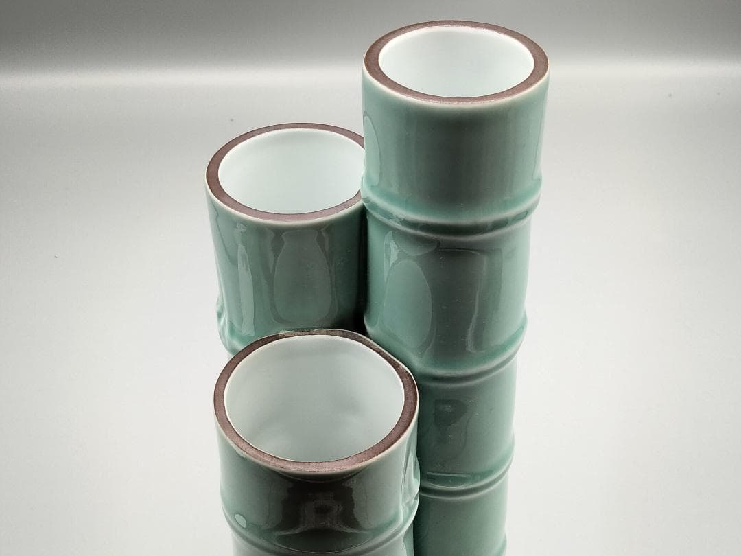 深川製磁 「百年庵」銘　青磁　竹形花立て