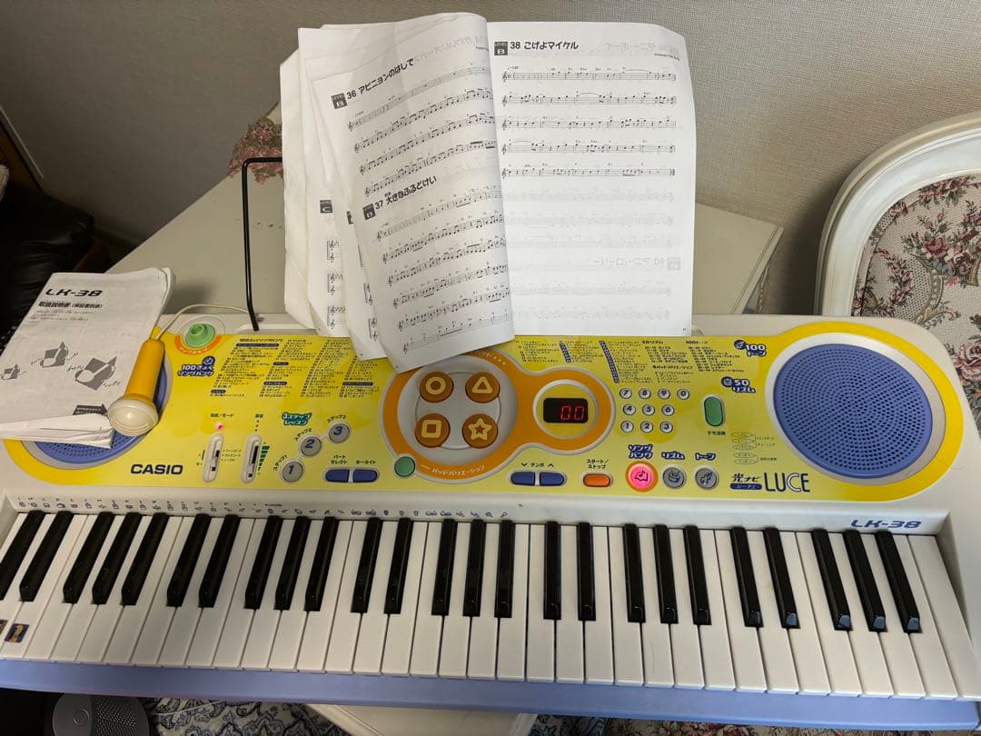 CASIO光ナビゲーションキーボード LK38 100曲 鍵盤が光る電子ピアノ