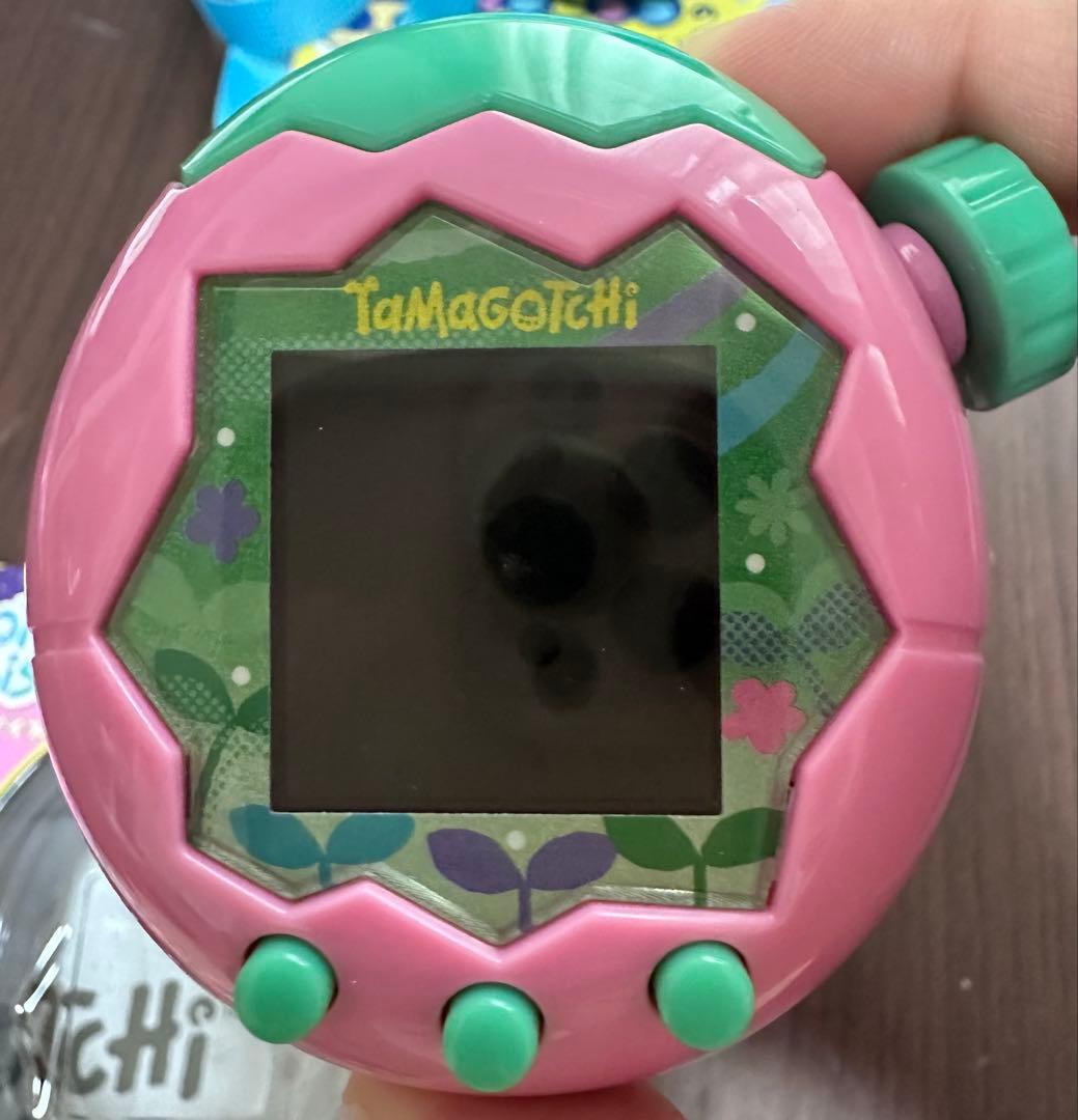 Tamagotchi ピンク 緑 デザイン