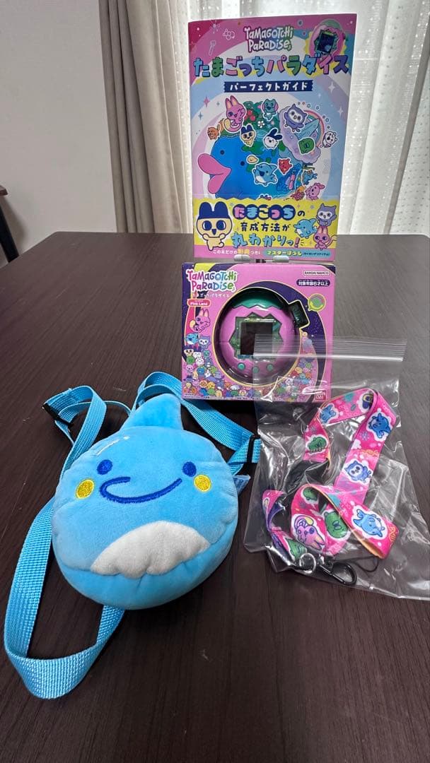 Tamagotchi ピンク 緑 デザイン