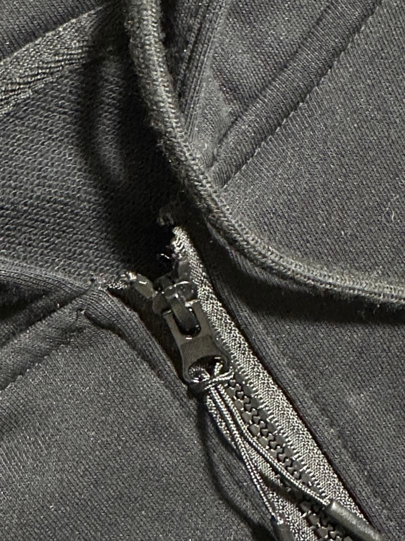 け*け様 CP company ジップアップパーカー