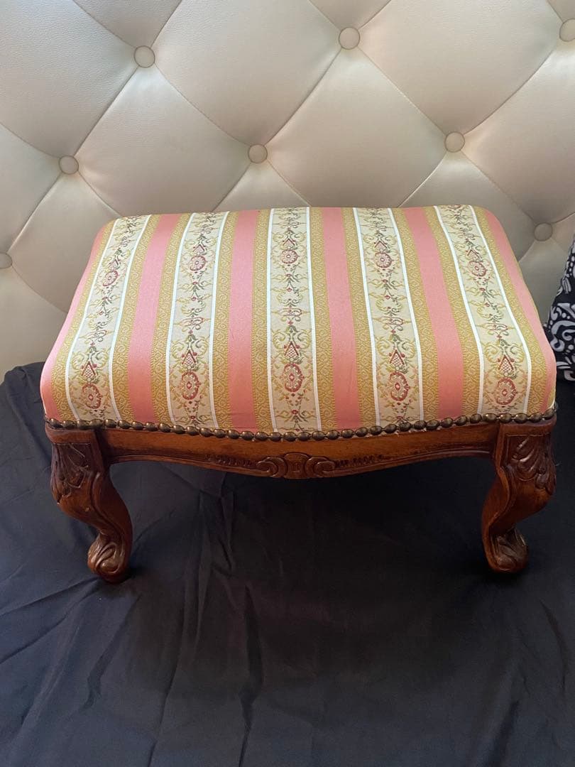 イタリア ヴィンテージ♦️高級 コンパクト ロココ スツール♦️彫刻 猫脚 鋲留