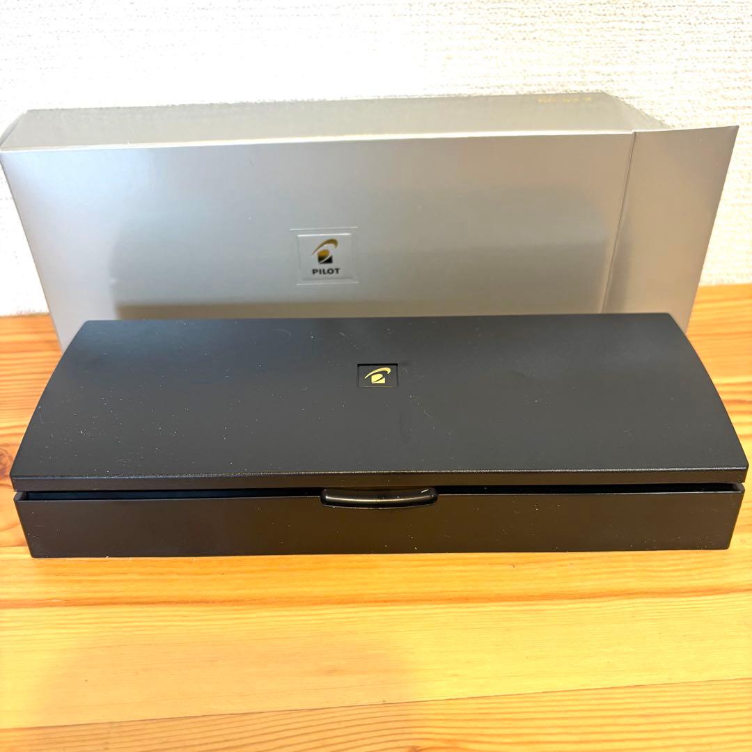 Pilot パイロット カスタム823 万年筆 中字(M) 黒 FKK-3MRP