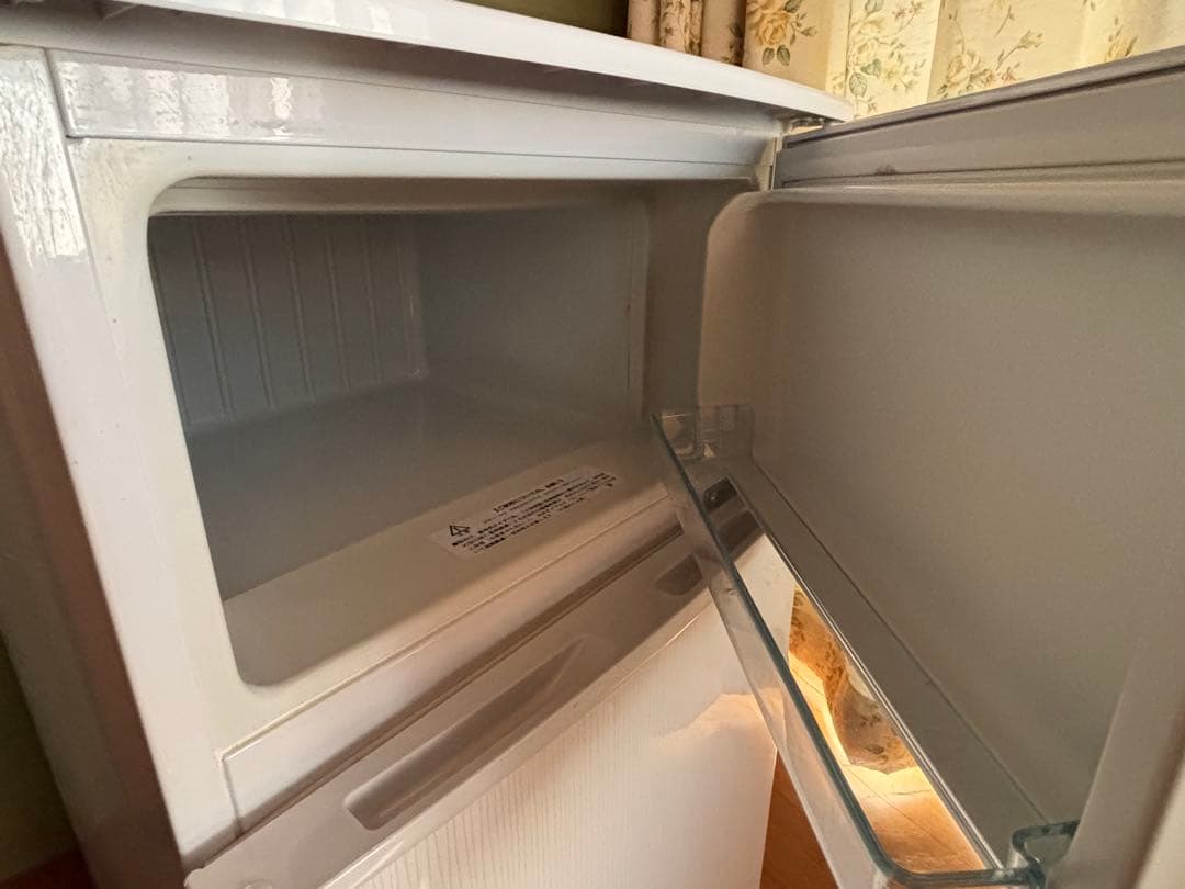 アビテラックス 96リットル　コンパクト冷蔵庫 一人暮らし　ホワイトカラー