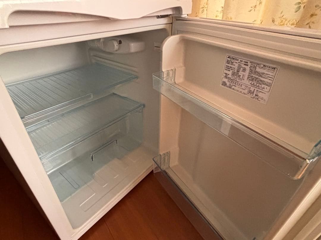 アビテラックス 96リットル　コンパクト冷蔵庫 一人暮らし　ホワイトカラー