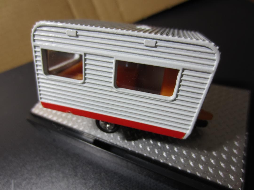 黒箱トミカ／ フランスベッド キャンピングカー／純白色