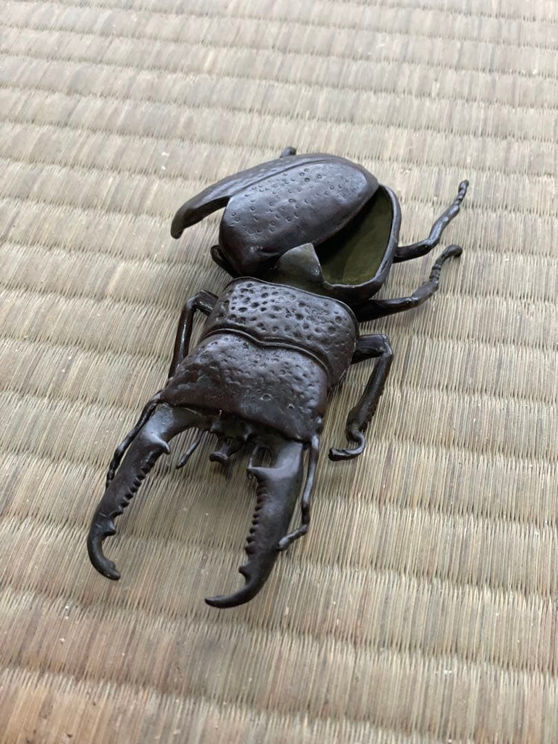 銅製　鍬形　金属工芸品