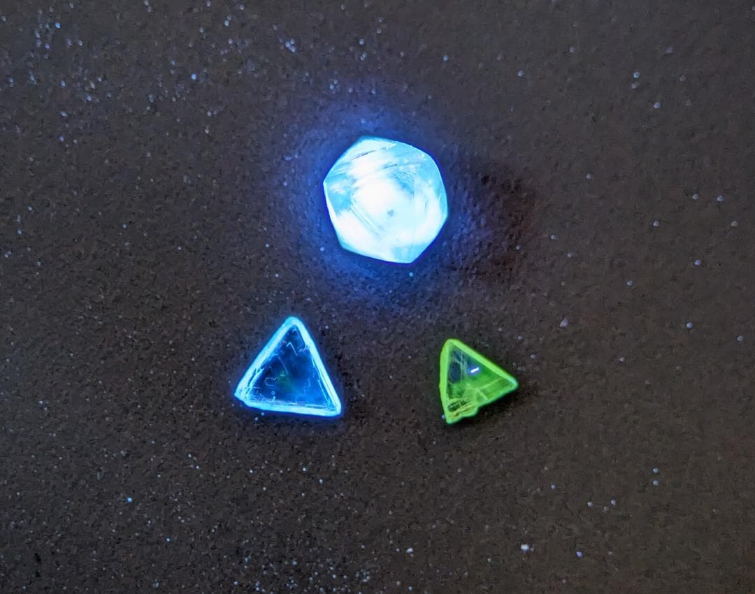 ダイヤモンド原石　八面体とマックル　3石セット