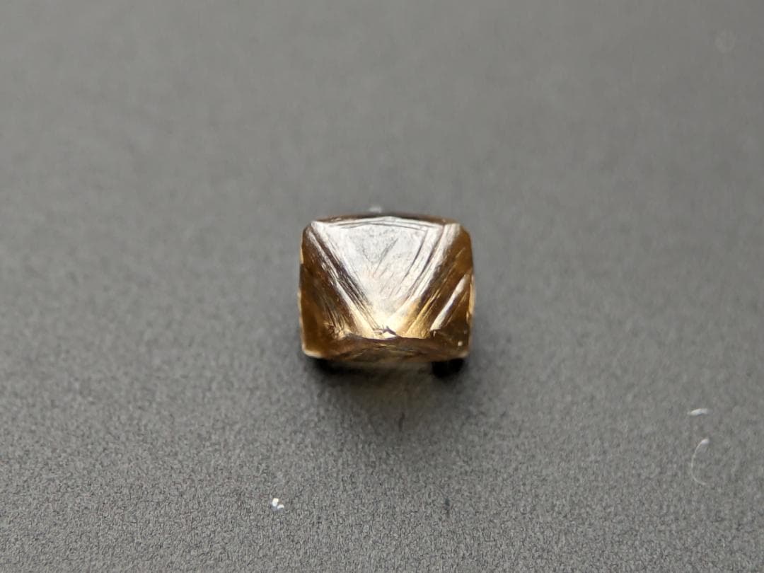 ダイヤモンド原石　八面体とマックル　3石セット