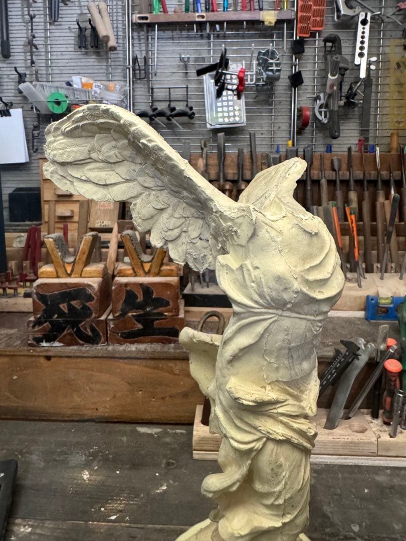 サモトラケのニケ 型から抜けたままの無垢、未仕上げ、未塗装品