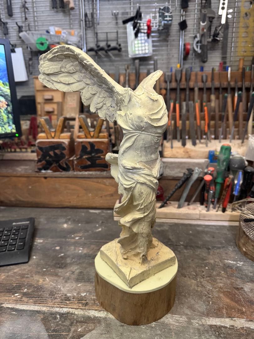 サモトラケのニケ 型から抜けたままの無垢、未仕上げ、未塗装品