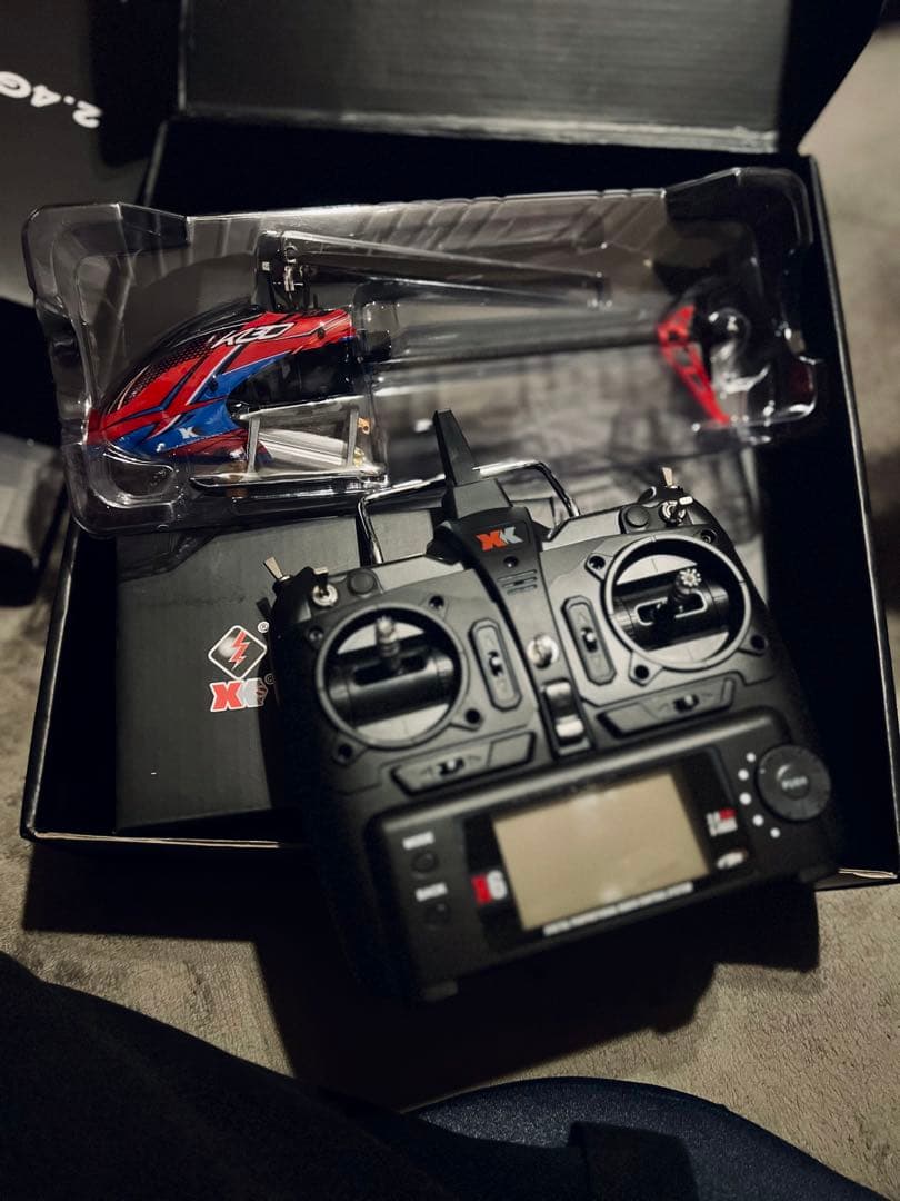 XK K130 ブラシレスモーター付きラジコンヘリ