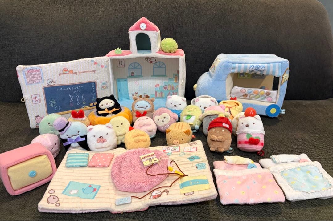 値下げ　すみっこぐらし　学校、アイスクリームカー他ぬいぐるみセット