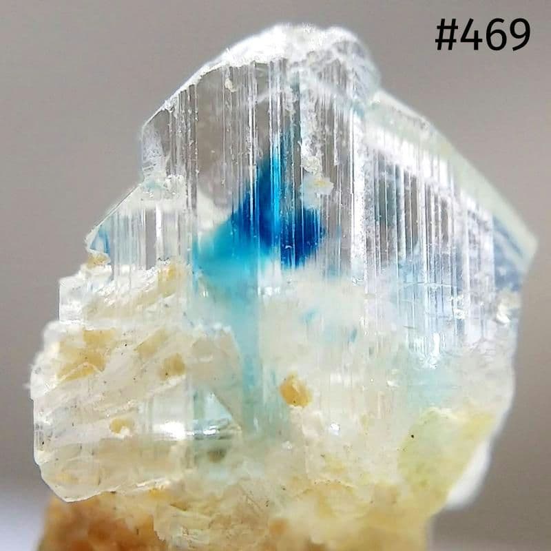 469 ユークレース ちょっとクラスター 結晶 原石 母岩付き