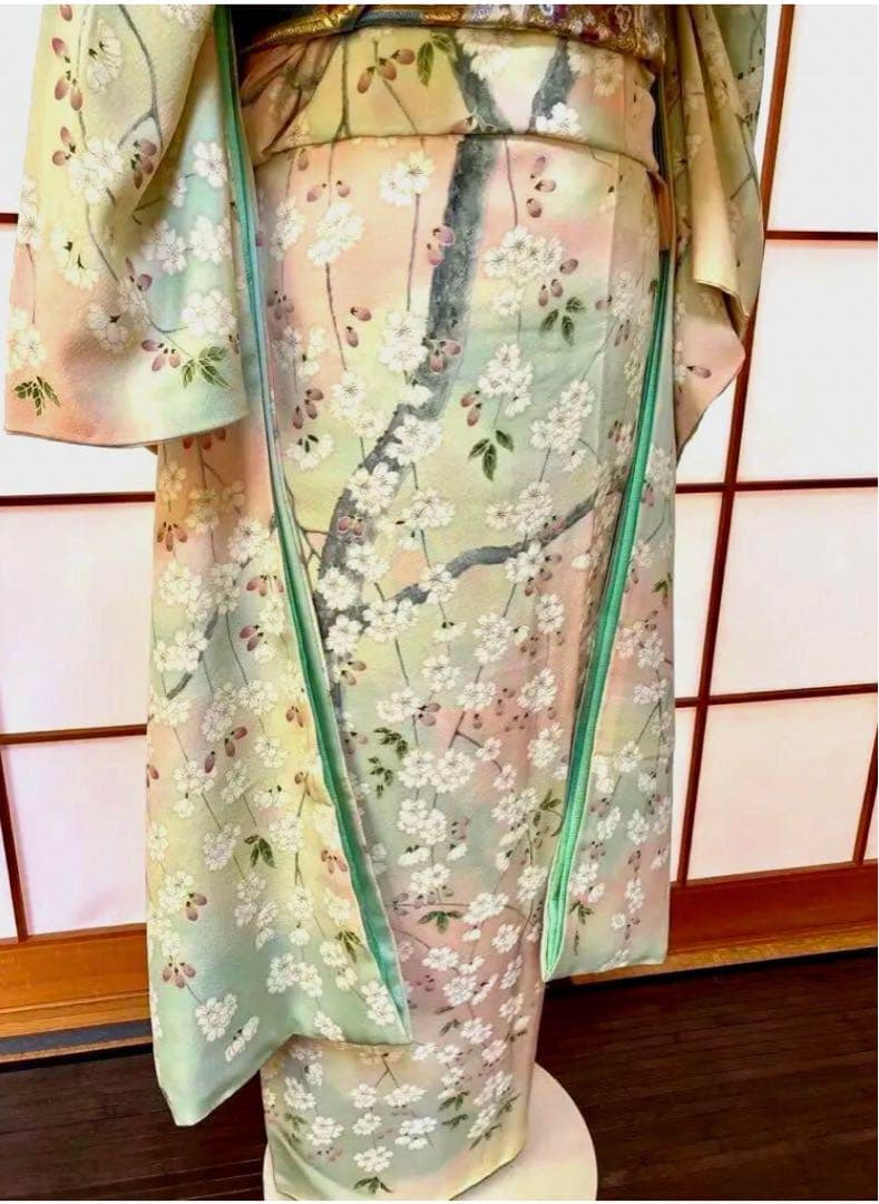 インドア沼です✳︎桜の模様の振り袖