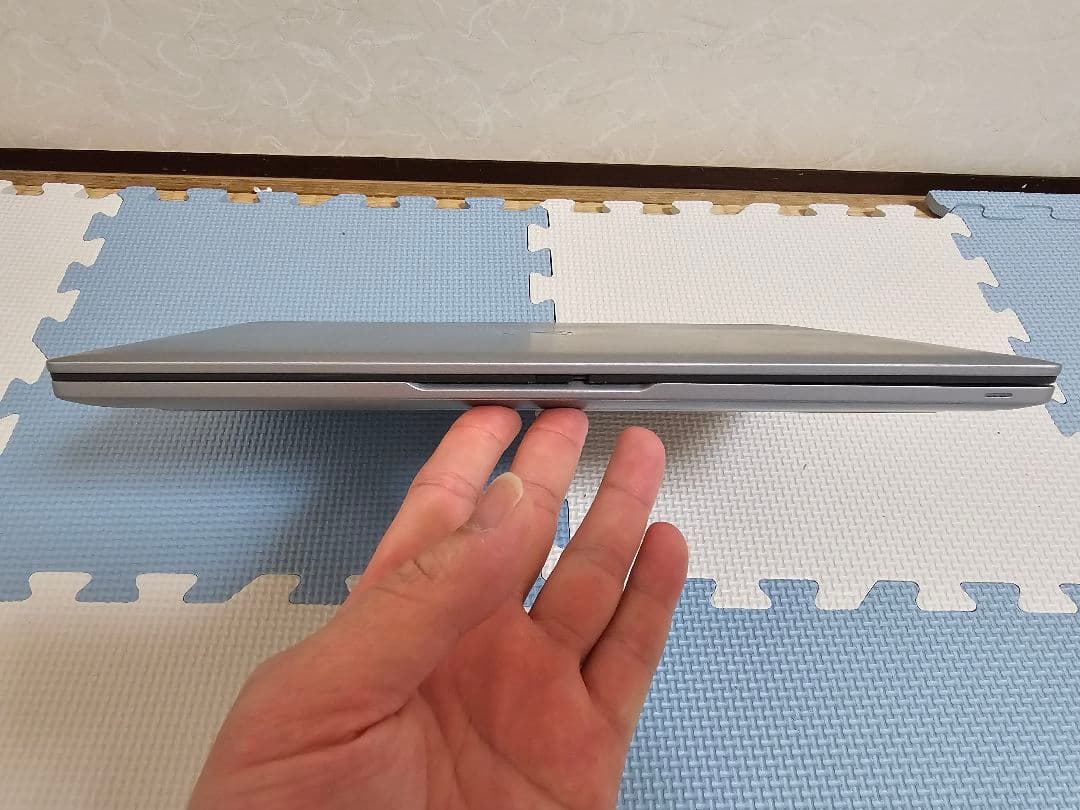 ✨DELL VOSTRO14 Corei5-7200U AMD R5 M420✨