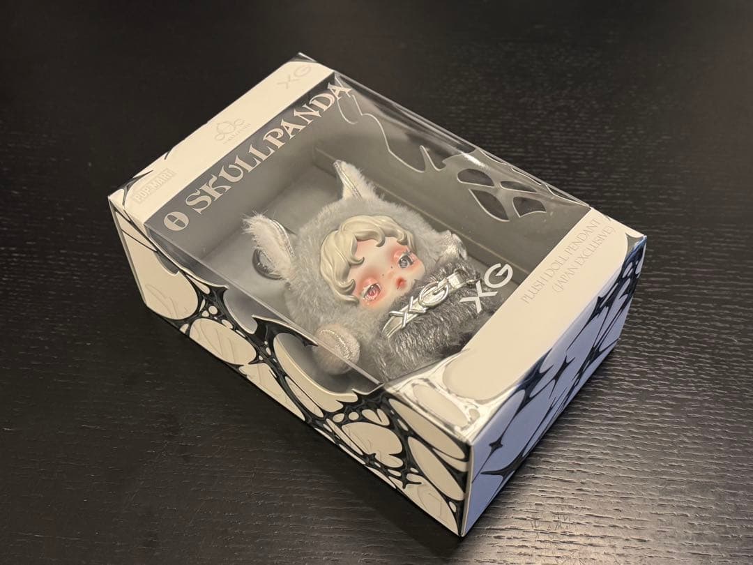 ア*プ様 【新品未開封】SKULLPANDA × XG ぬいぐるみ ペンダント