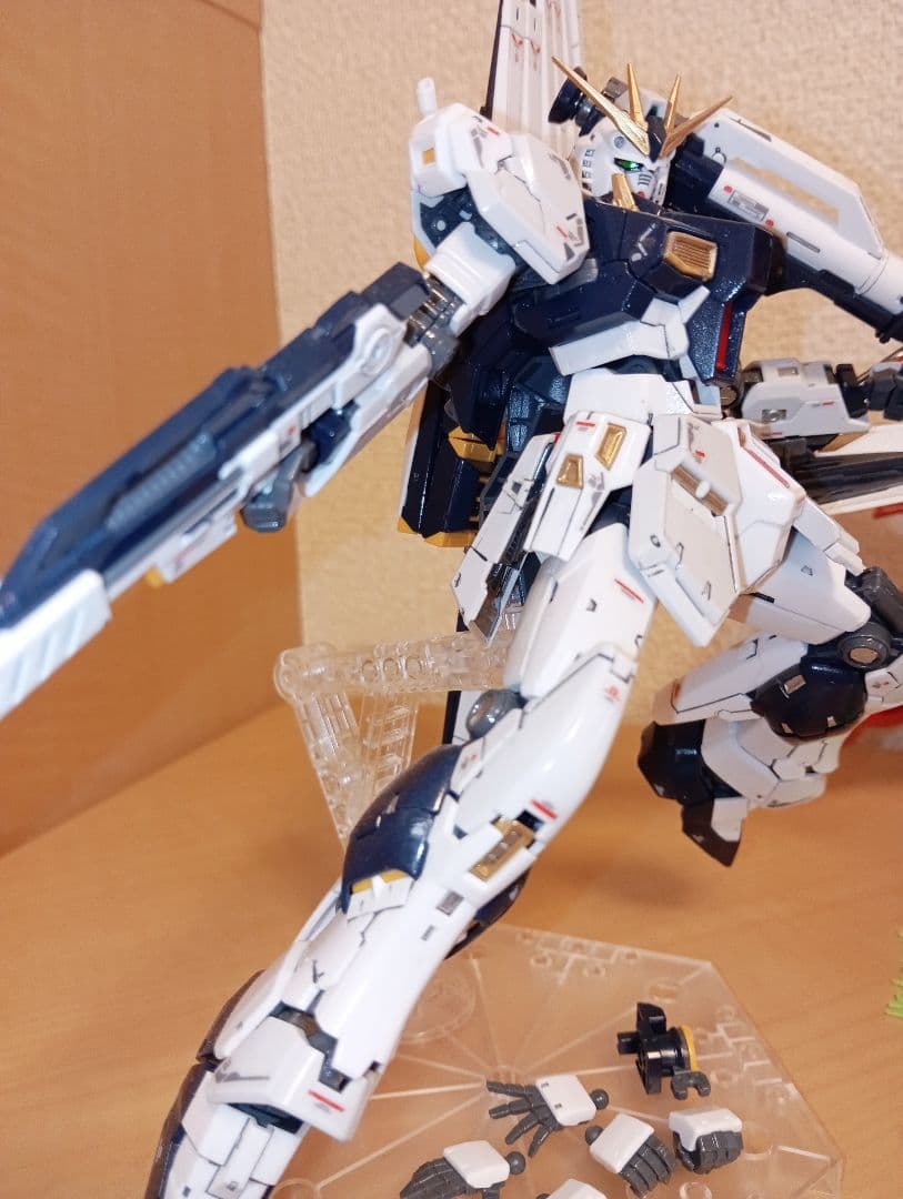 き*ー様 RGνガンダム　サザビー　スペシャルコーティング風塗装品　紅白セット