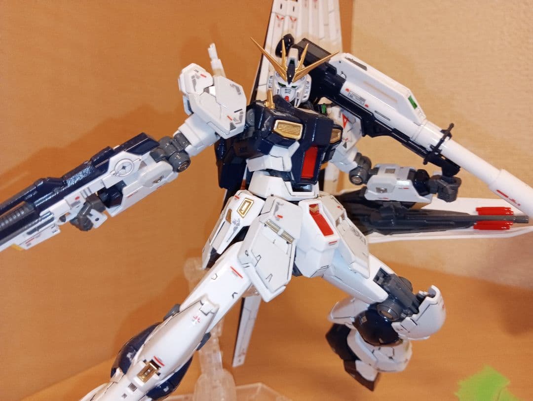 き*ー様 RGνガンダム　サザビー　スペシャルコーティング風塗装品　紅白セット