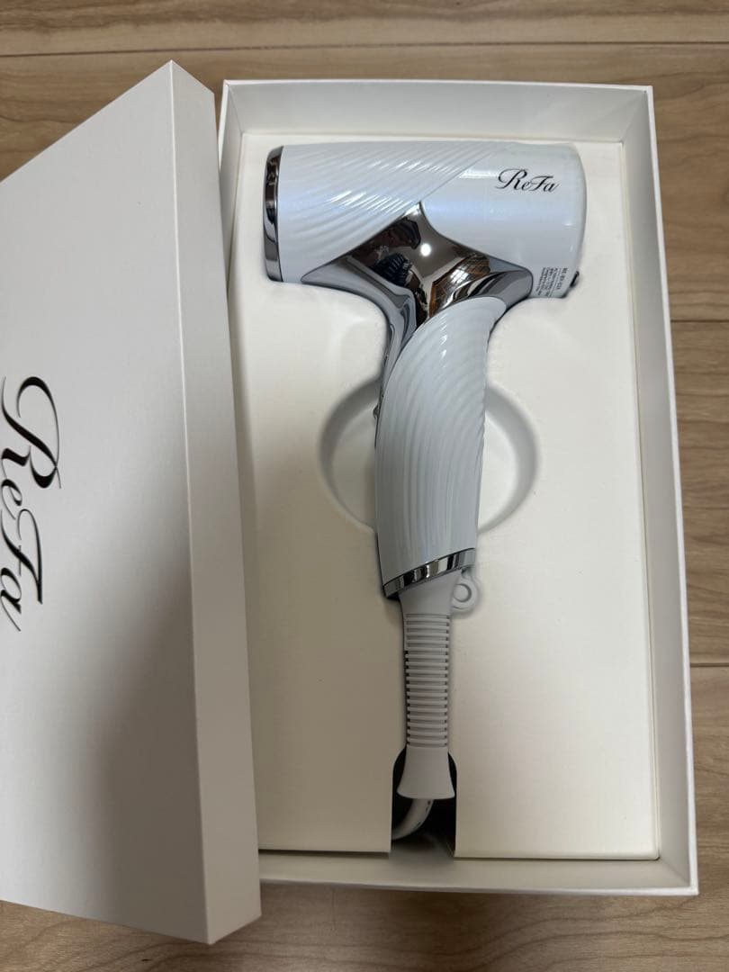 新品　即日発送！　ReFa ビューティックドライヤーSE ホワイト