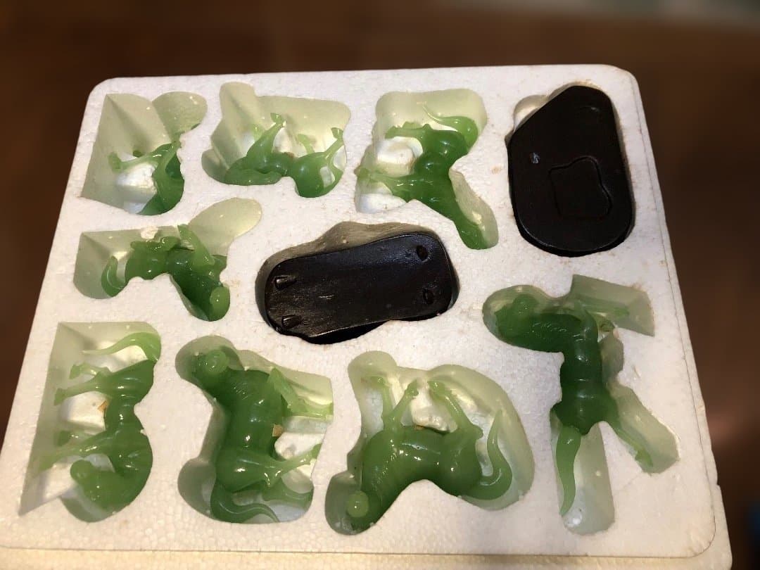 玉石，置物，彫刻，インテリア，翡翠製馬の彫刻8体セット