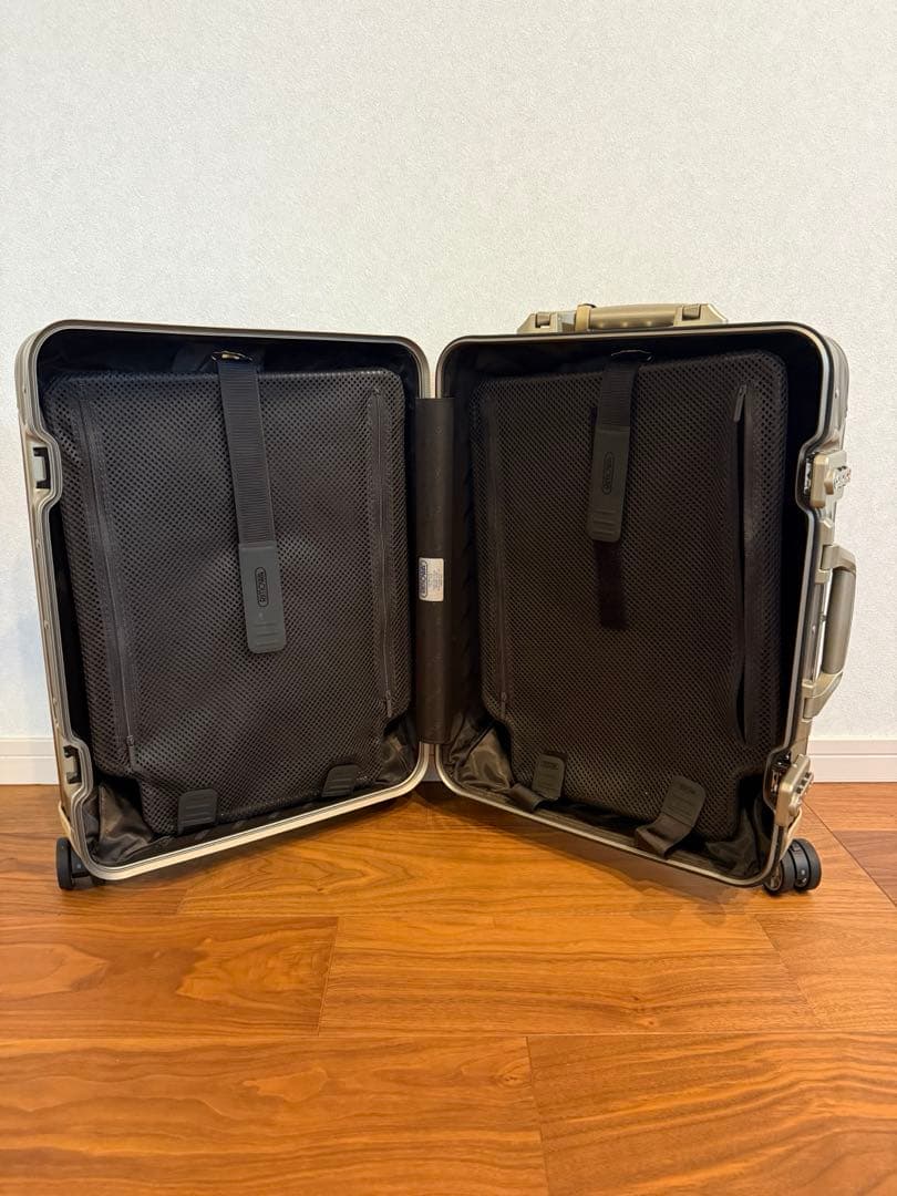 ⭐️ 未使用級⭐️　RIMOWA TOPAS チタニウム　マルチウィール　ゴールド