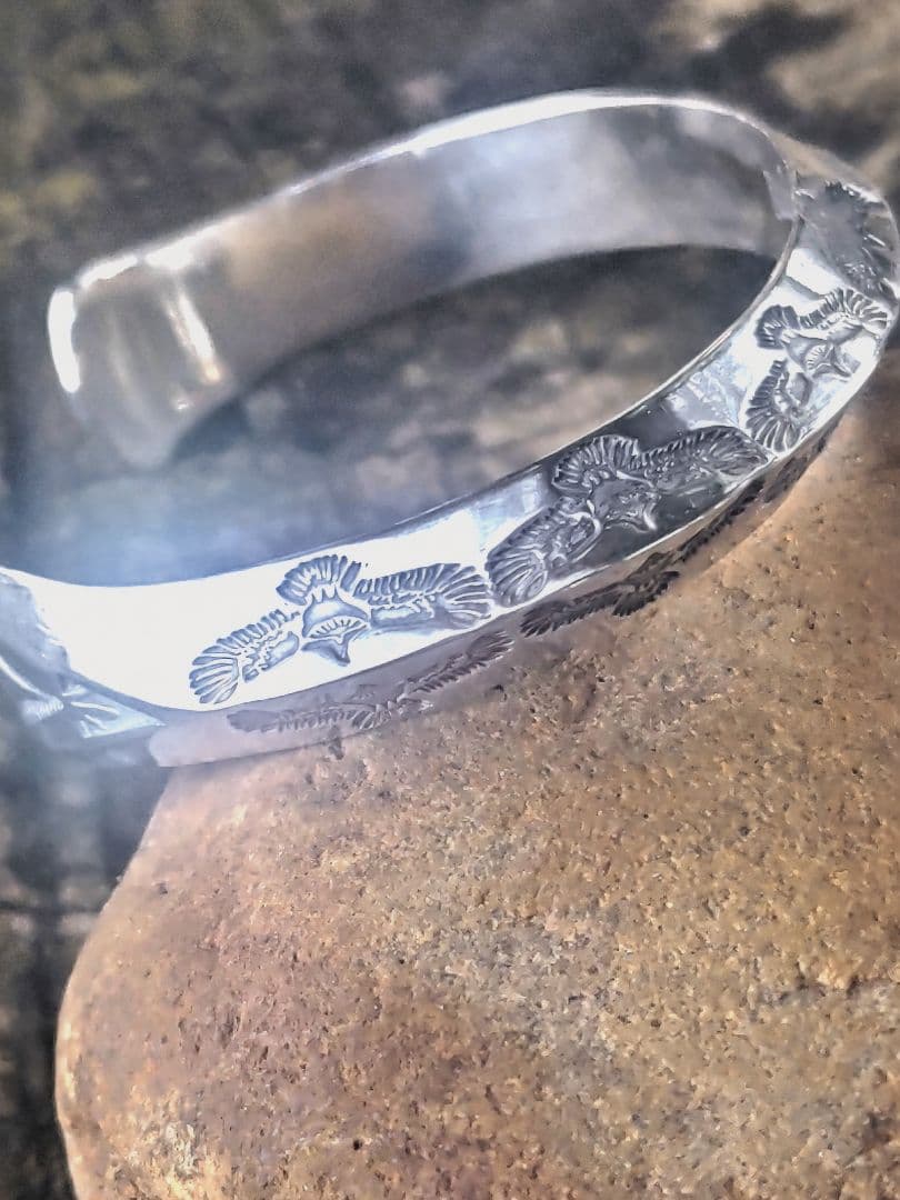 ホ*妬様 トライアングル バングル イーグル スタンプワーク ネイティブ系 ハン