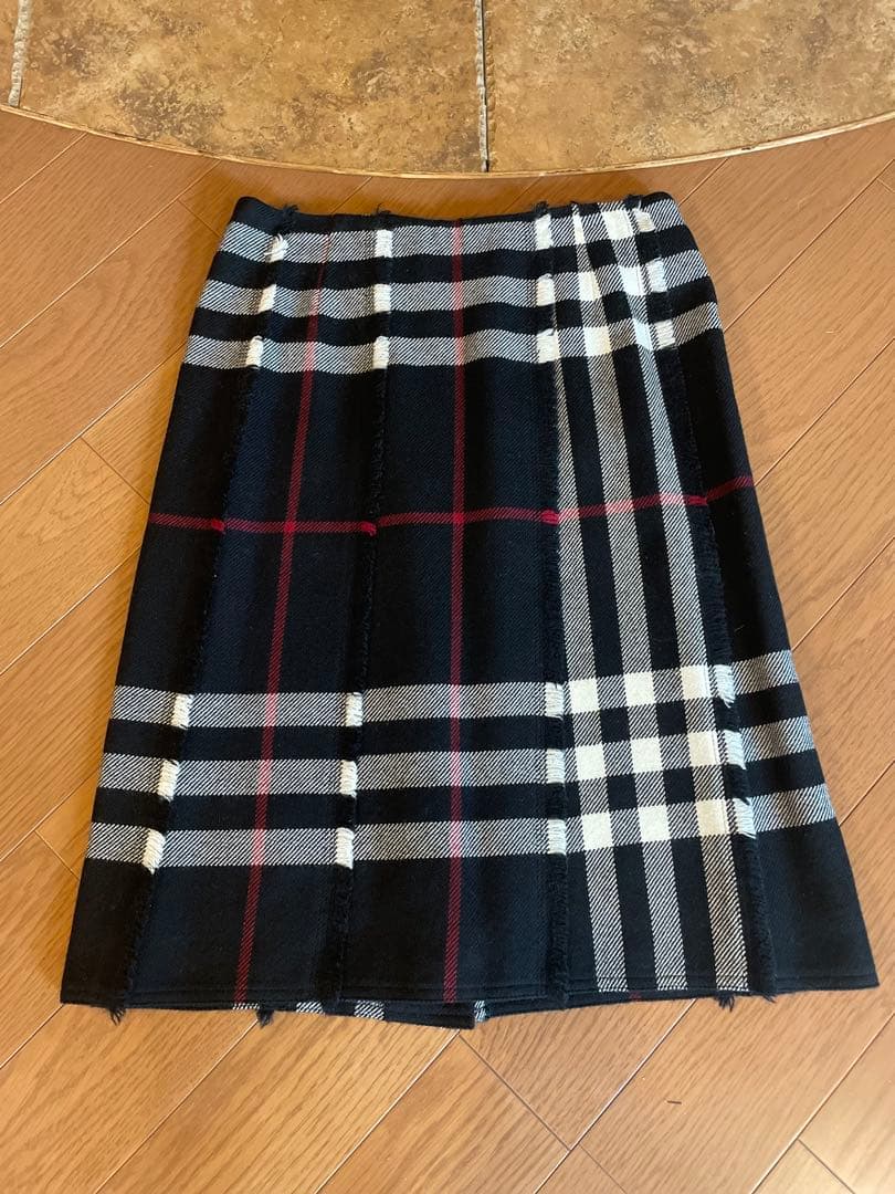 バーバリーロンドンスカート 膝下