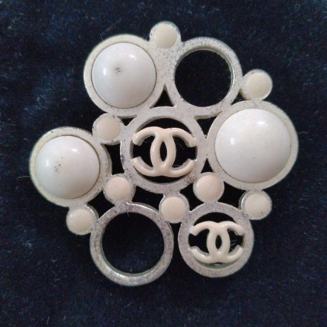 Chanel カラーストーンホワイト、ココマークブローチ