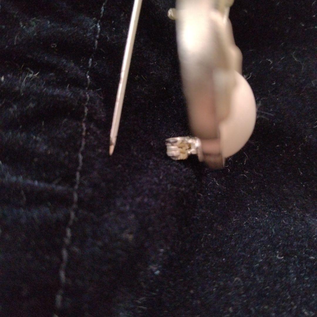 Chanel カラーストーンホワイト、ココマークブローチ