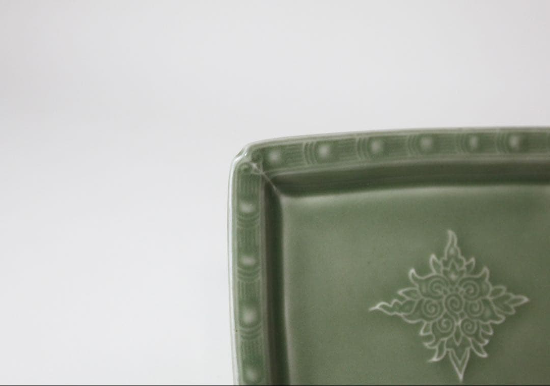 青磁　陽刻唐草　四方皿　菓子器　煎茶器　煎茶道具　白川　懐石料理　5枚