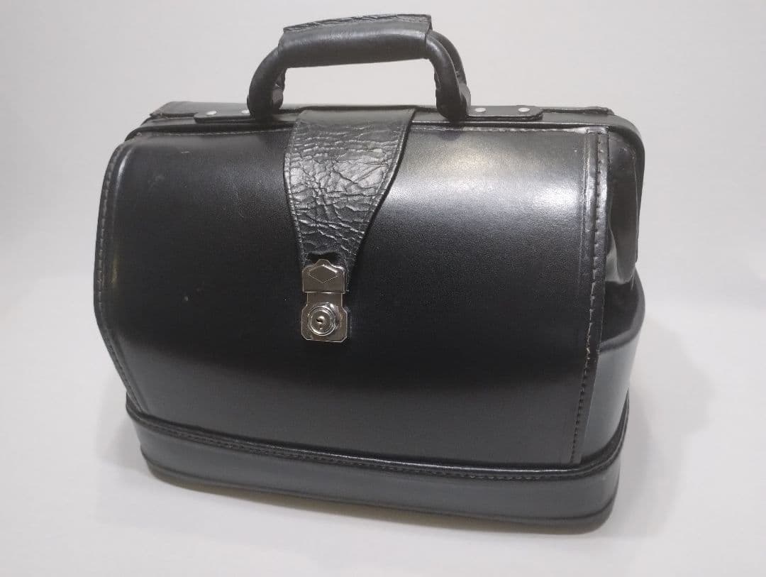 ドクターバッグ　ダレスバッグ　年代もののアンティークバッグ（再掲）