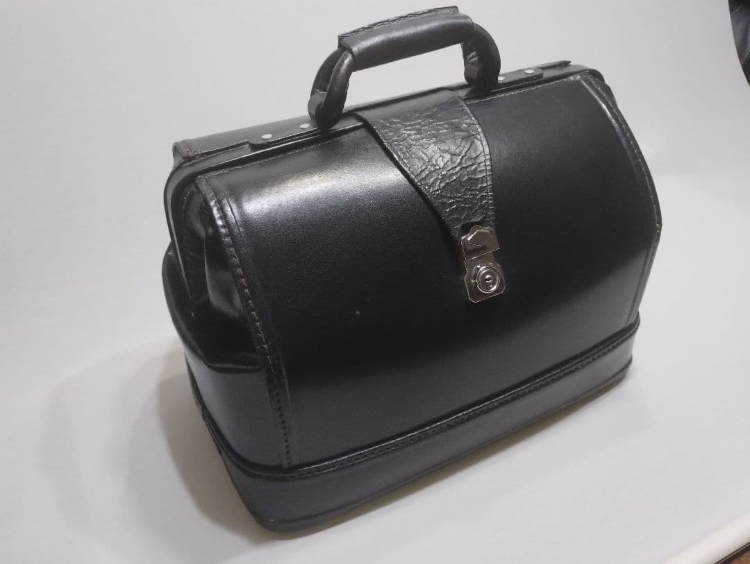 ドクターバッグ　ダレスバッグ　年代もののアンティークバッグ（再掲）