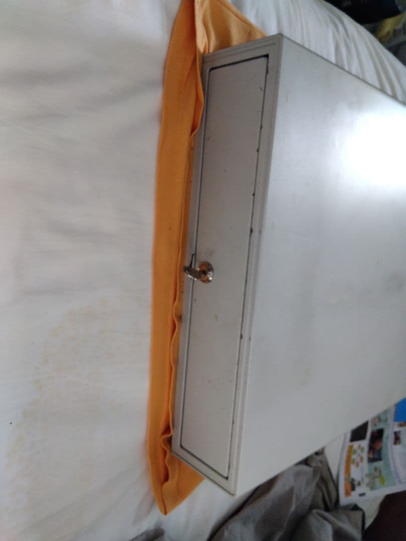 標本箱 鍵付き 白 金属製　Cash Register Drawer