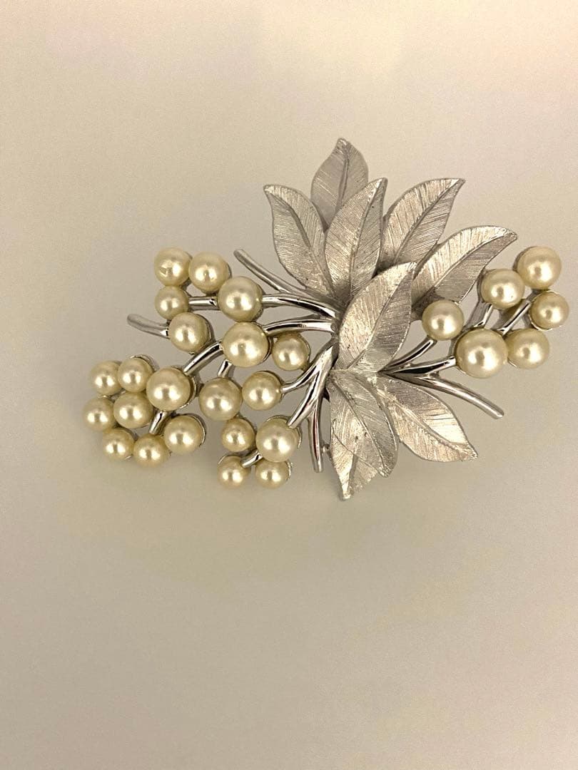 lotuscloud2025⭐️TRIFARI トリファリ ヴィンテージブローチ