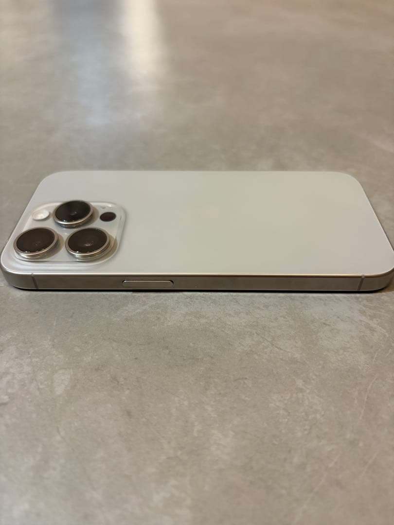 【美品】Apple iPhone 15Pro 256GB SIMフリー