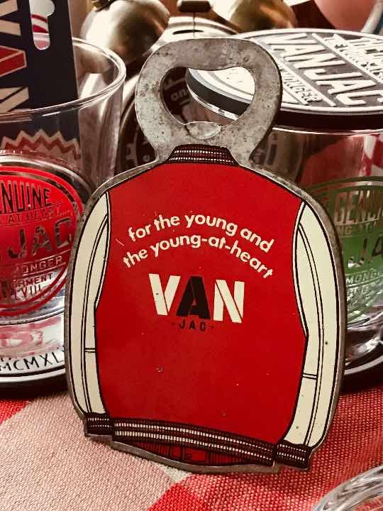 VAN JACKETスタジアムジャンパーデザイン栓抜き