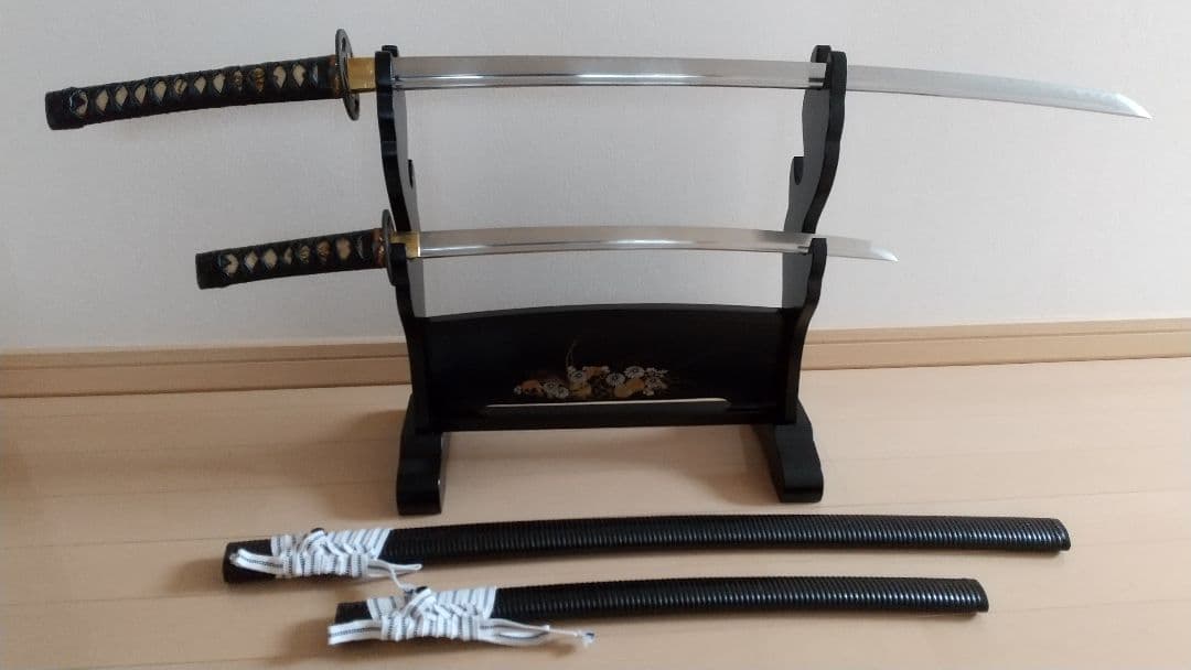 【珍品】模造刀 (皮巻き・千段鞘・樋入り刀身) 居合刀・模擬刀